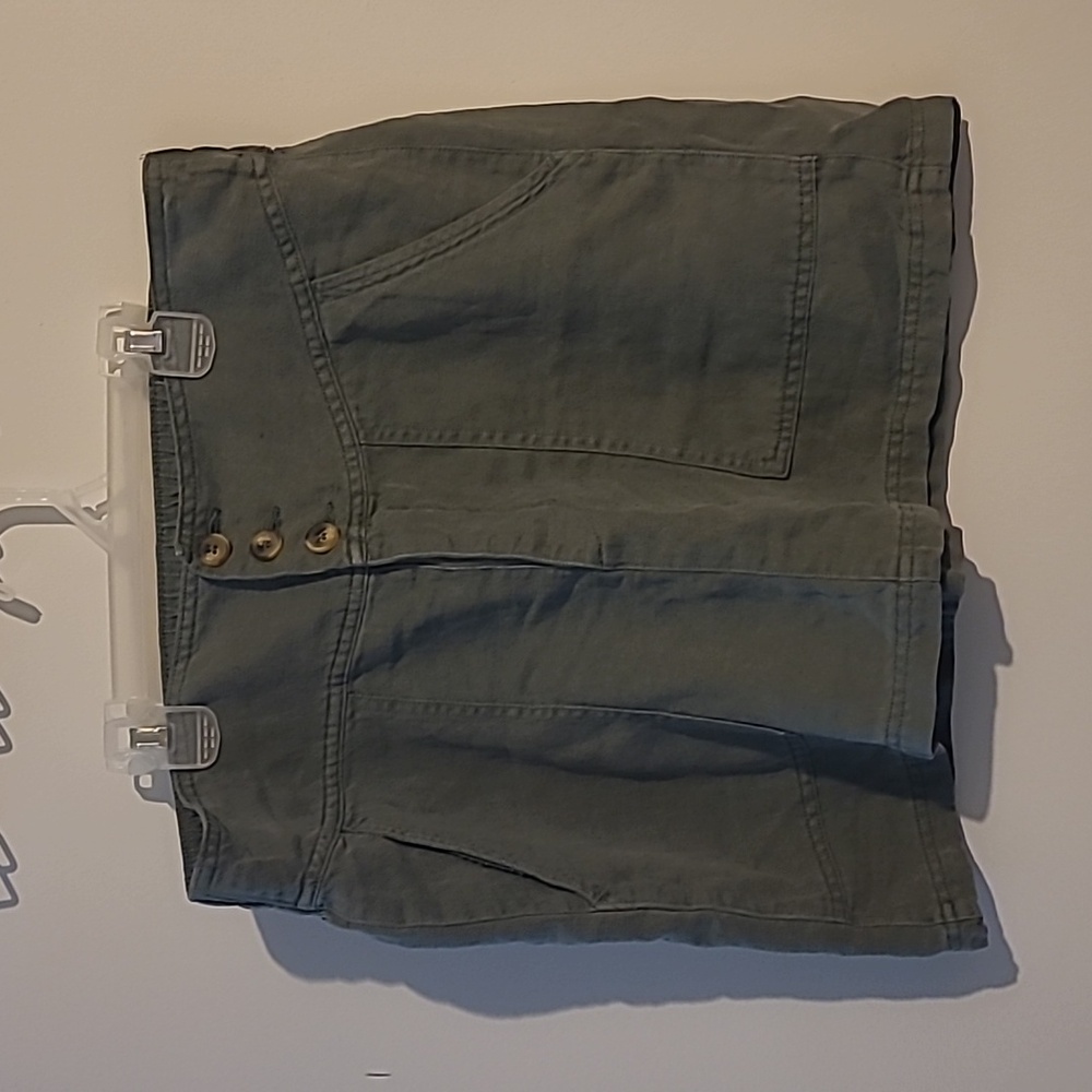 🩷2 For$14🩷 Aerie Sage Green Mini Skirt with Button Detail
